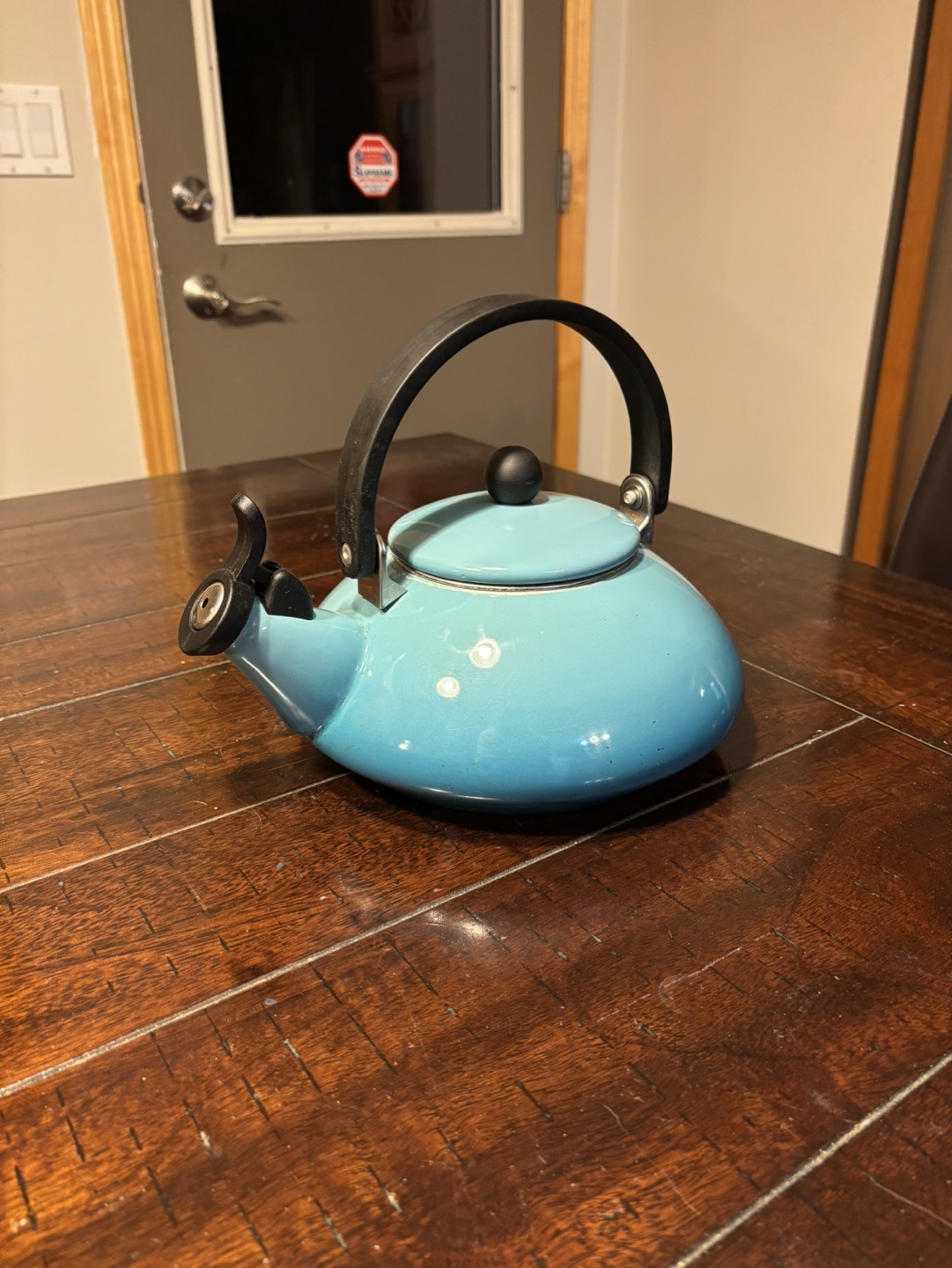 Le Creuset Zen Kettle