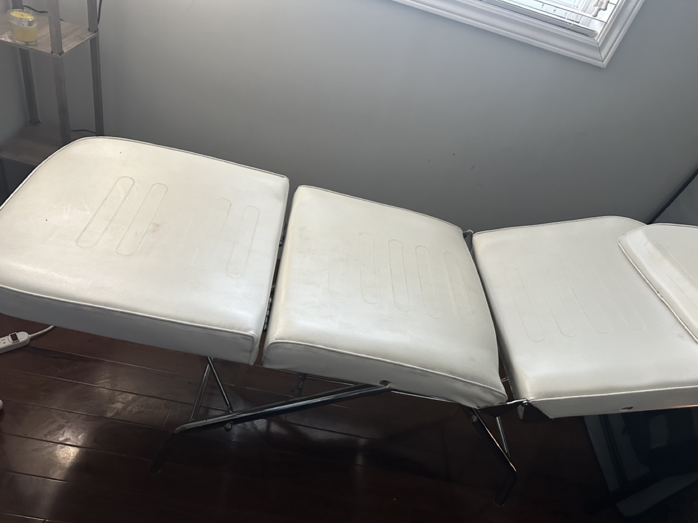 White 3-Section Portable Massage Table - photo 3
