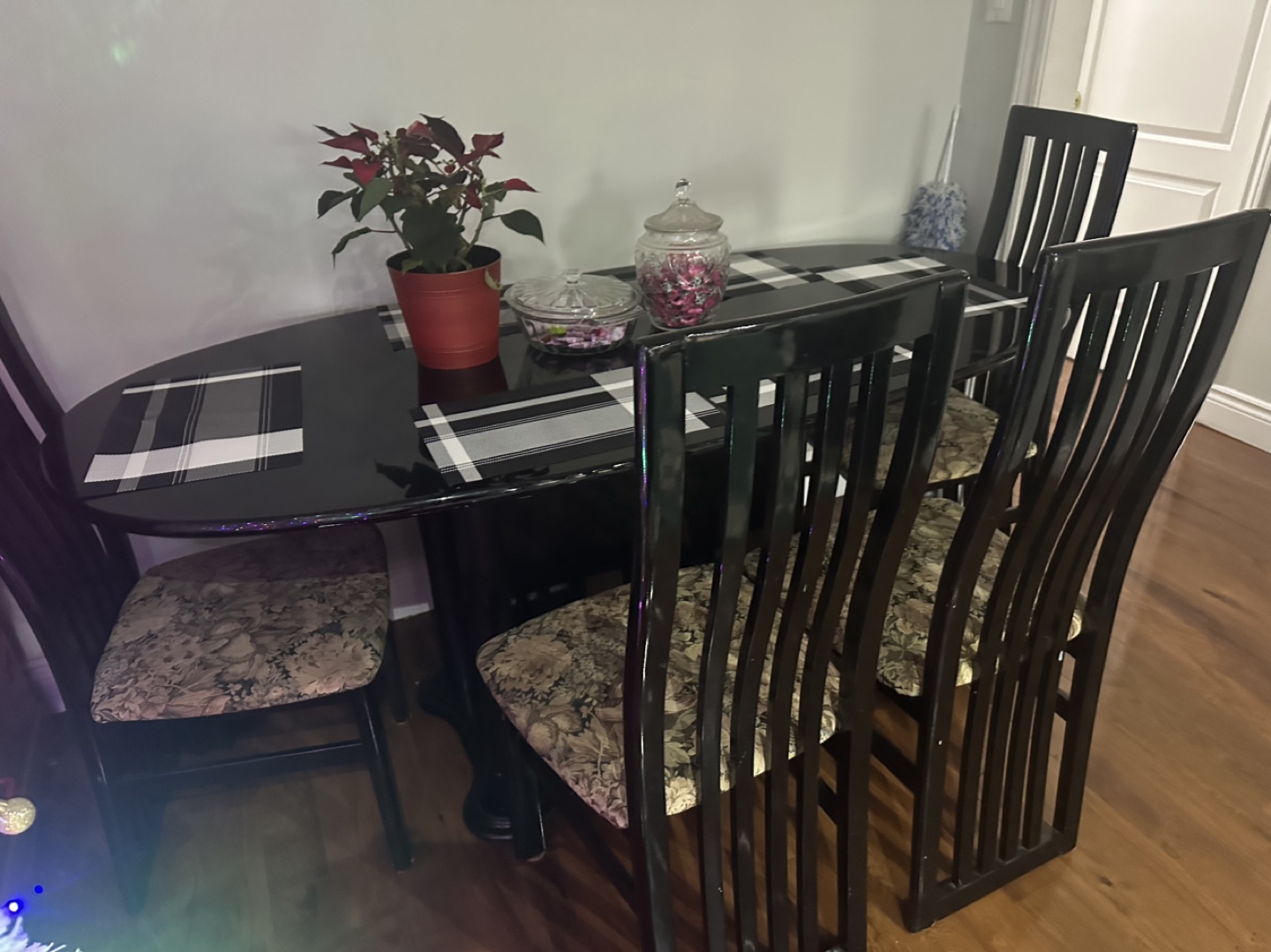 Black 5-Piece Dining Set with Oval Table