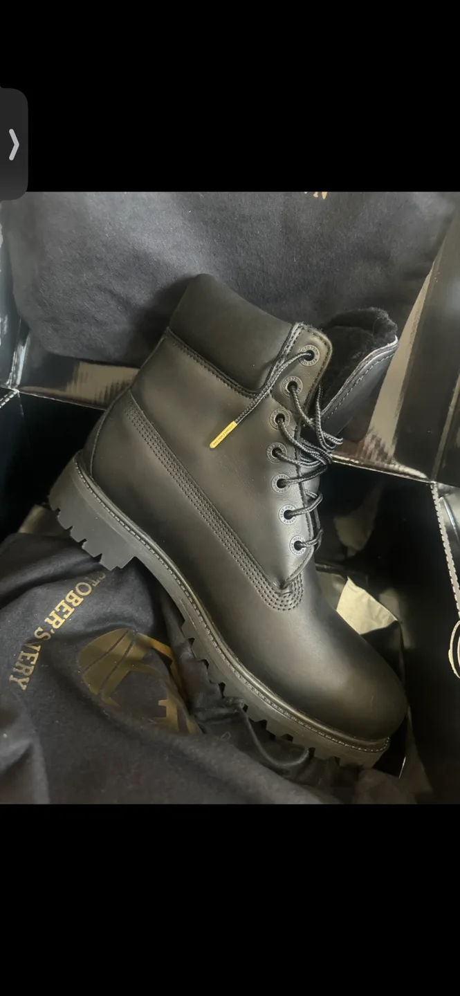 OVO x Timberland Boots image indicator(2)