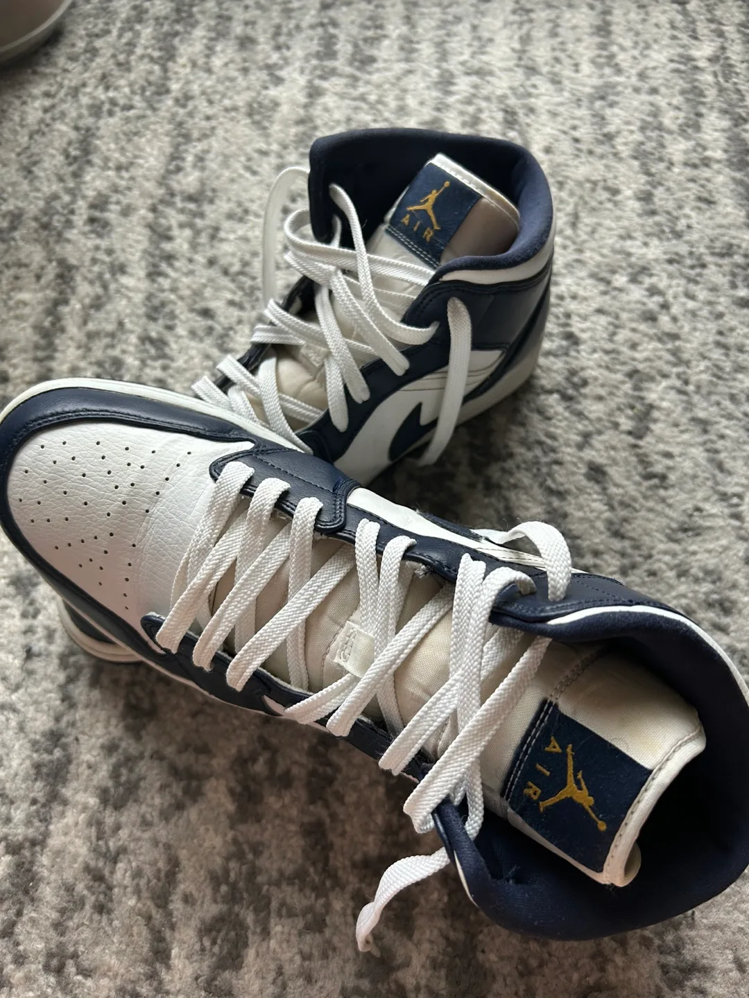 Nike Jordan 1 mid obsidian blue size 12 image indicator(5)