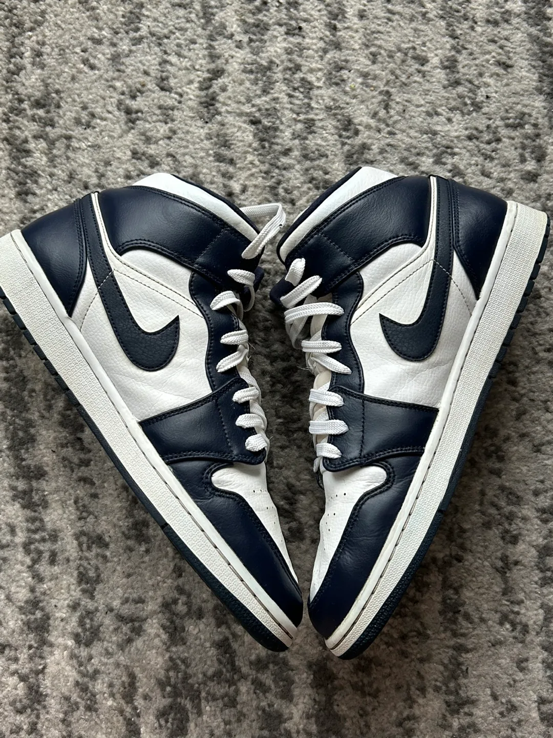 Nike Jordan 1 mid obsidian blue size 12 image indicator(8)
