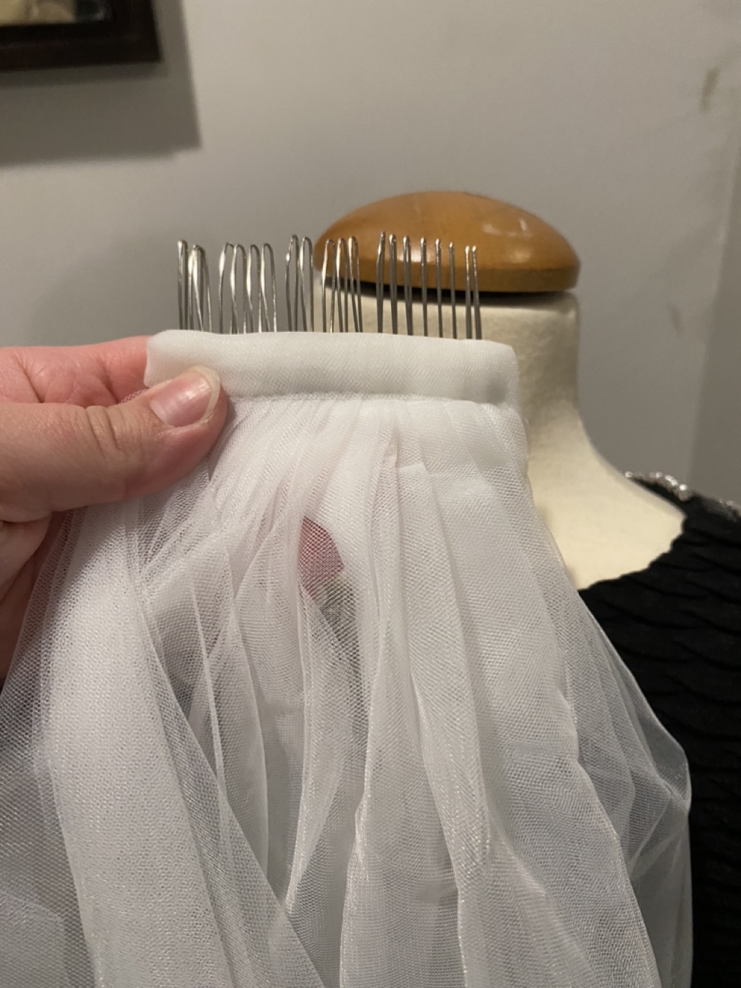White Bridal Veil with Comb - photo 4