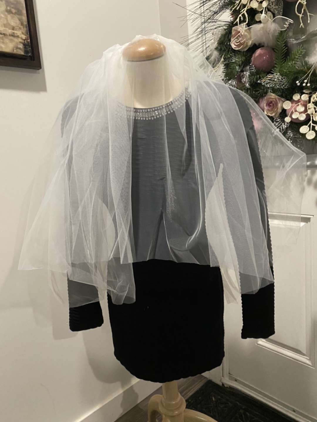 White Bridal Veil with Comb - photo 5