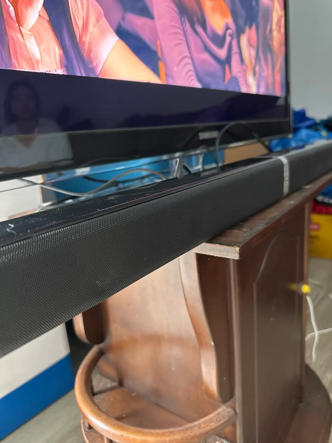 Samsung UN40C6200SF 40-inch LED TV with Soundbar image indicator(5)