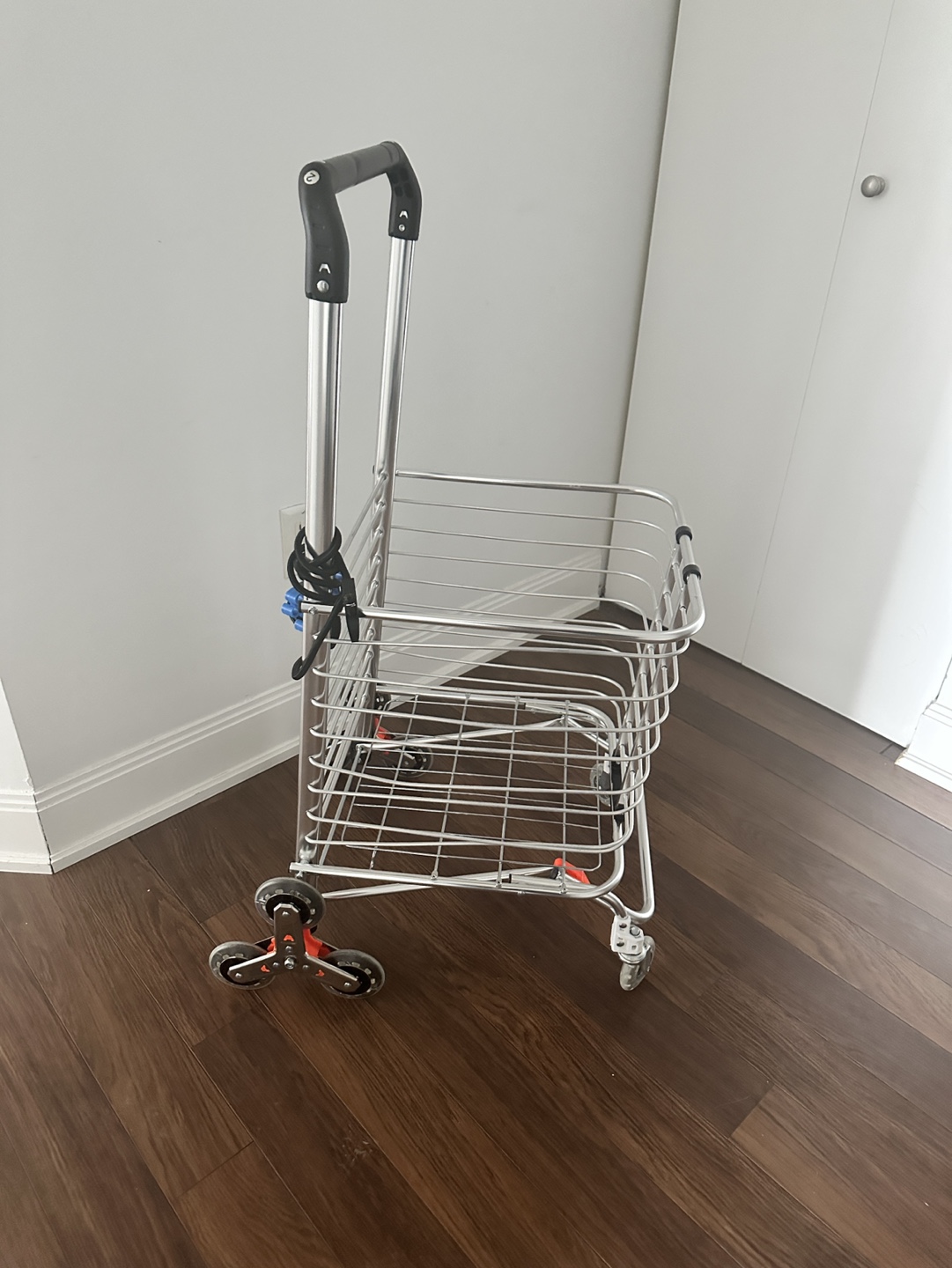 Foldable Shopping Cart with Triangular Wheels - photo 2