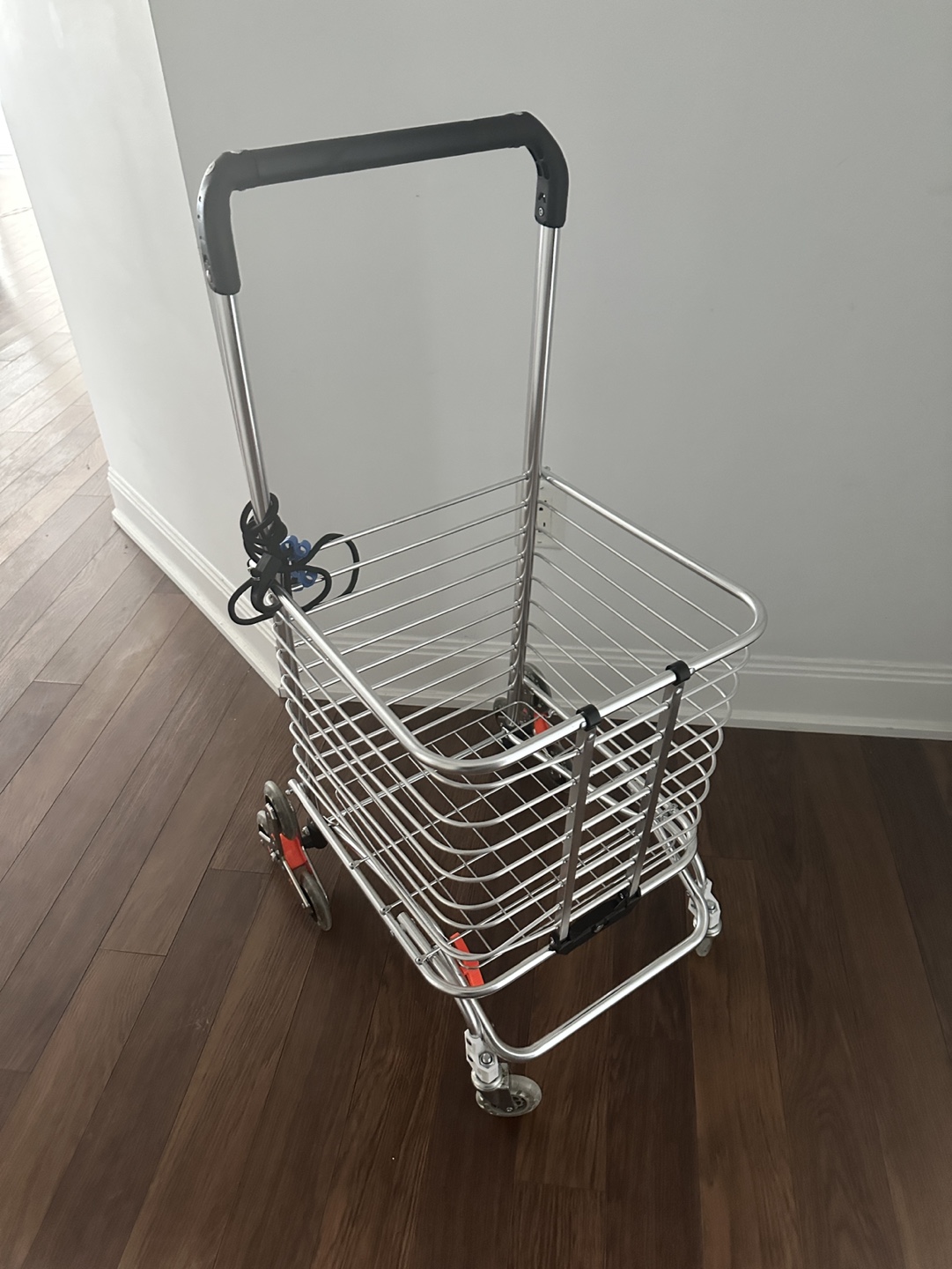 Foldable Shopping Cart with Triangular Wheels