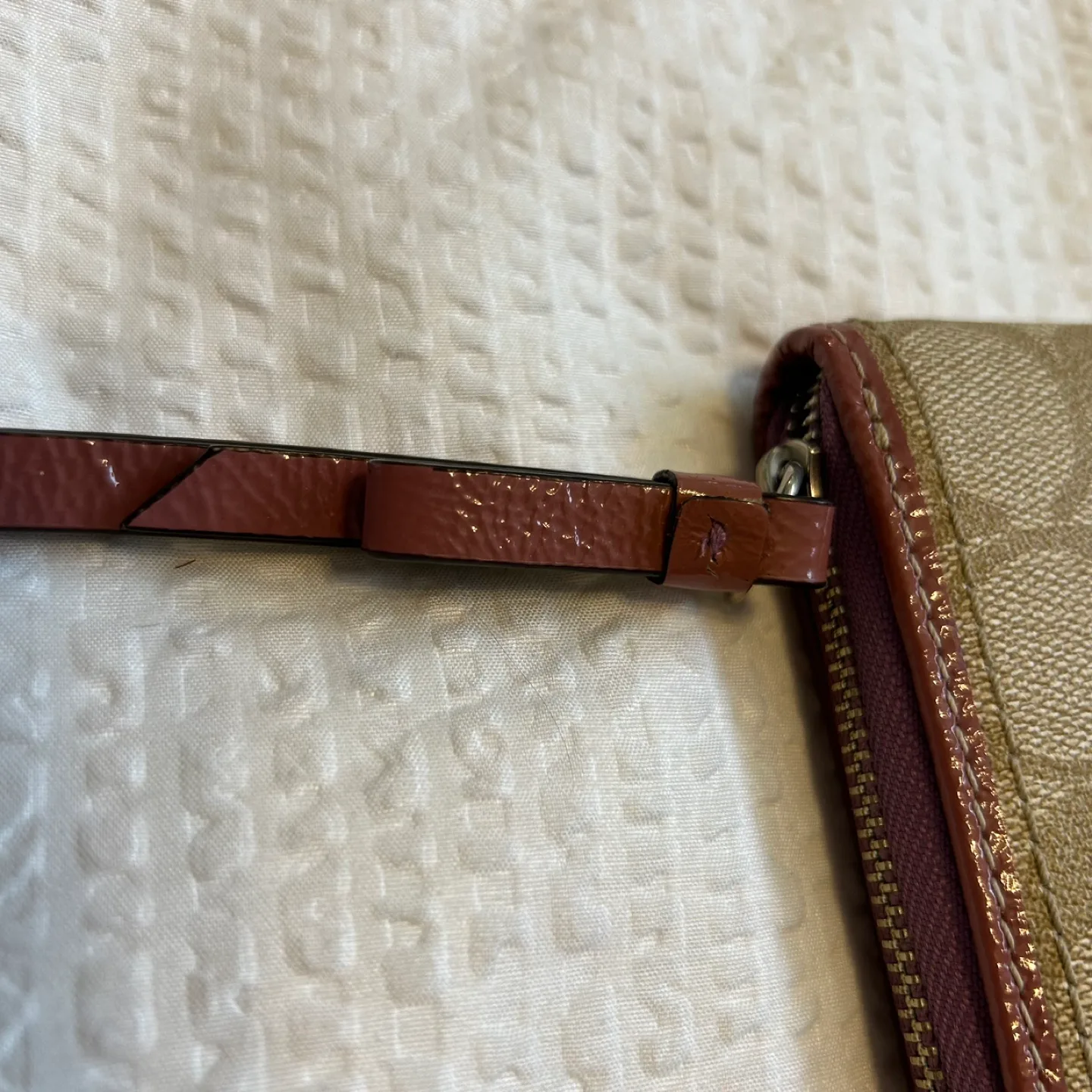 Women’s Coach Wallet - Compact Beige and Pink Wallet With Strap image indicator(4)