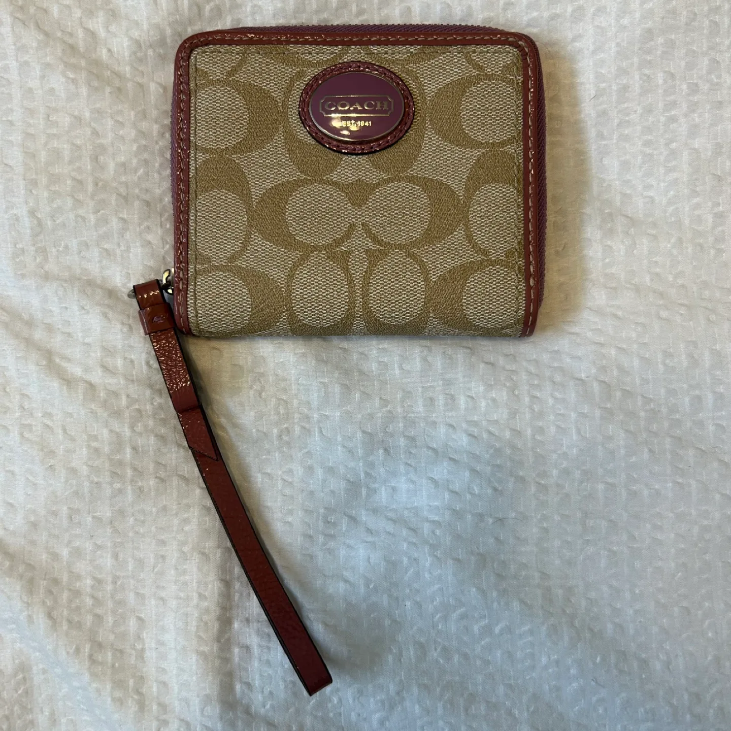 Women’s Coach Wallet - Compact Beige and Pink Wallet With Strap image indicator(3)