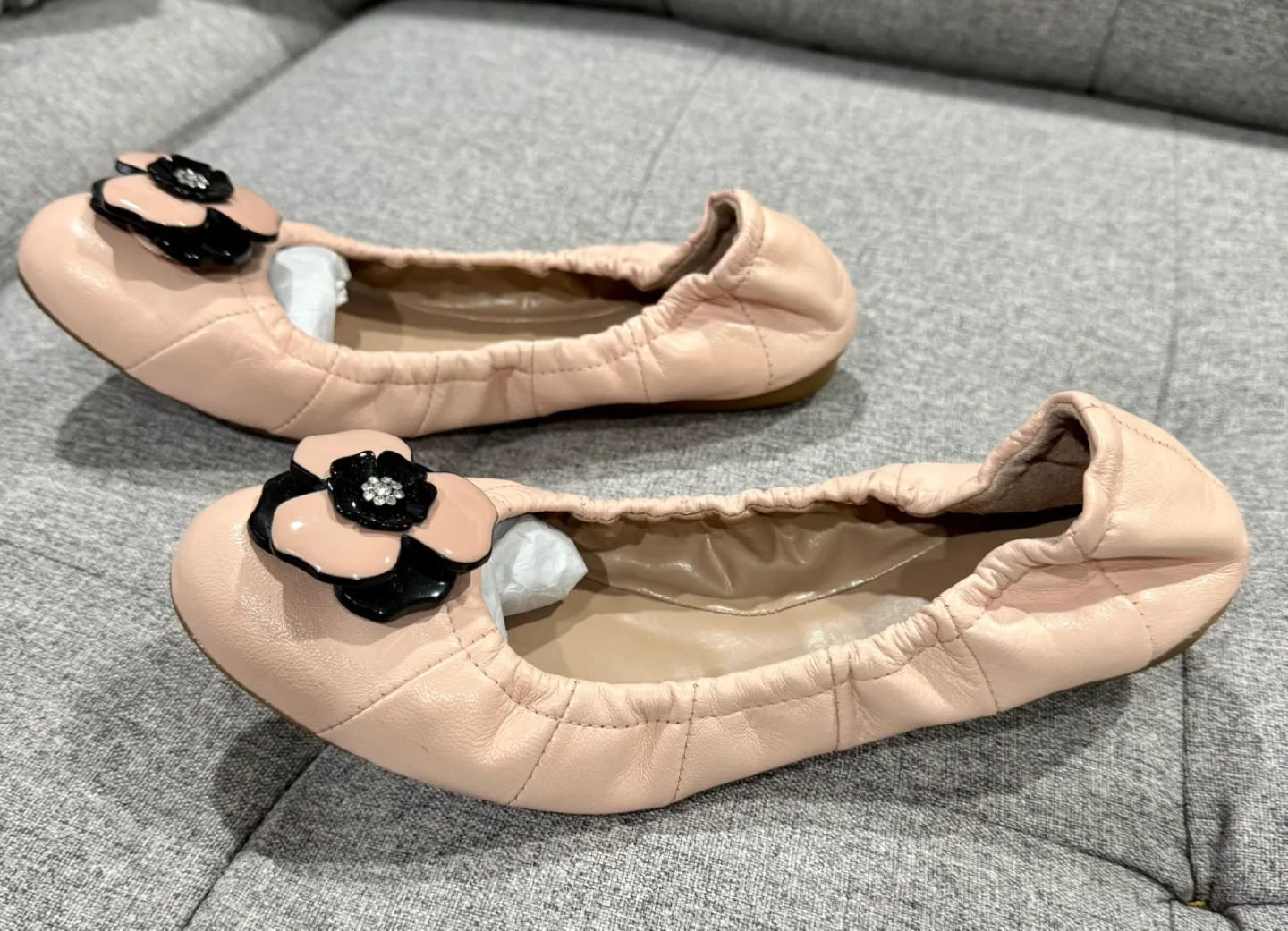 Tahari Women's Pink Leather Ballet Flats Size 7 1/2 M image indicator(2)