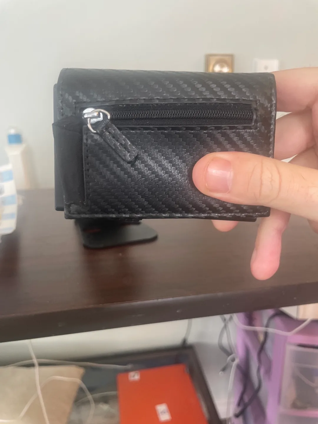 Vulkit Carbon Fibre Slim Wallet image indicator(2)