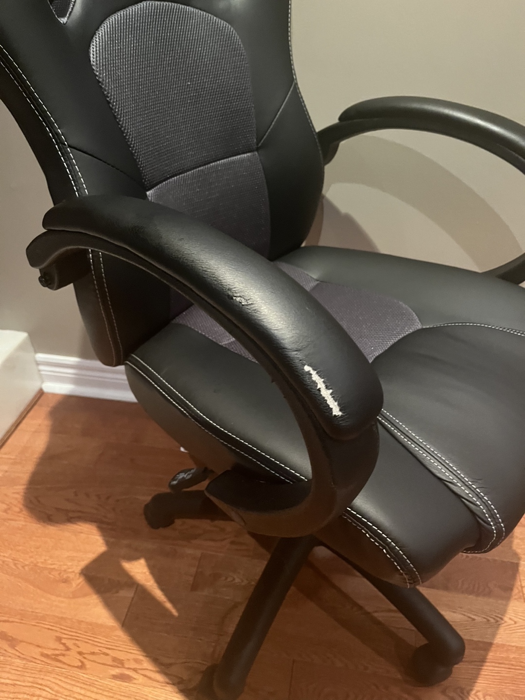Black Office Chair - photo 5