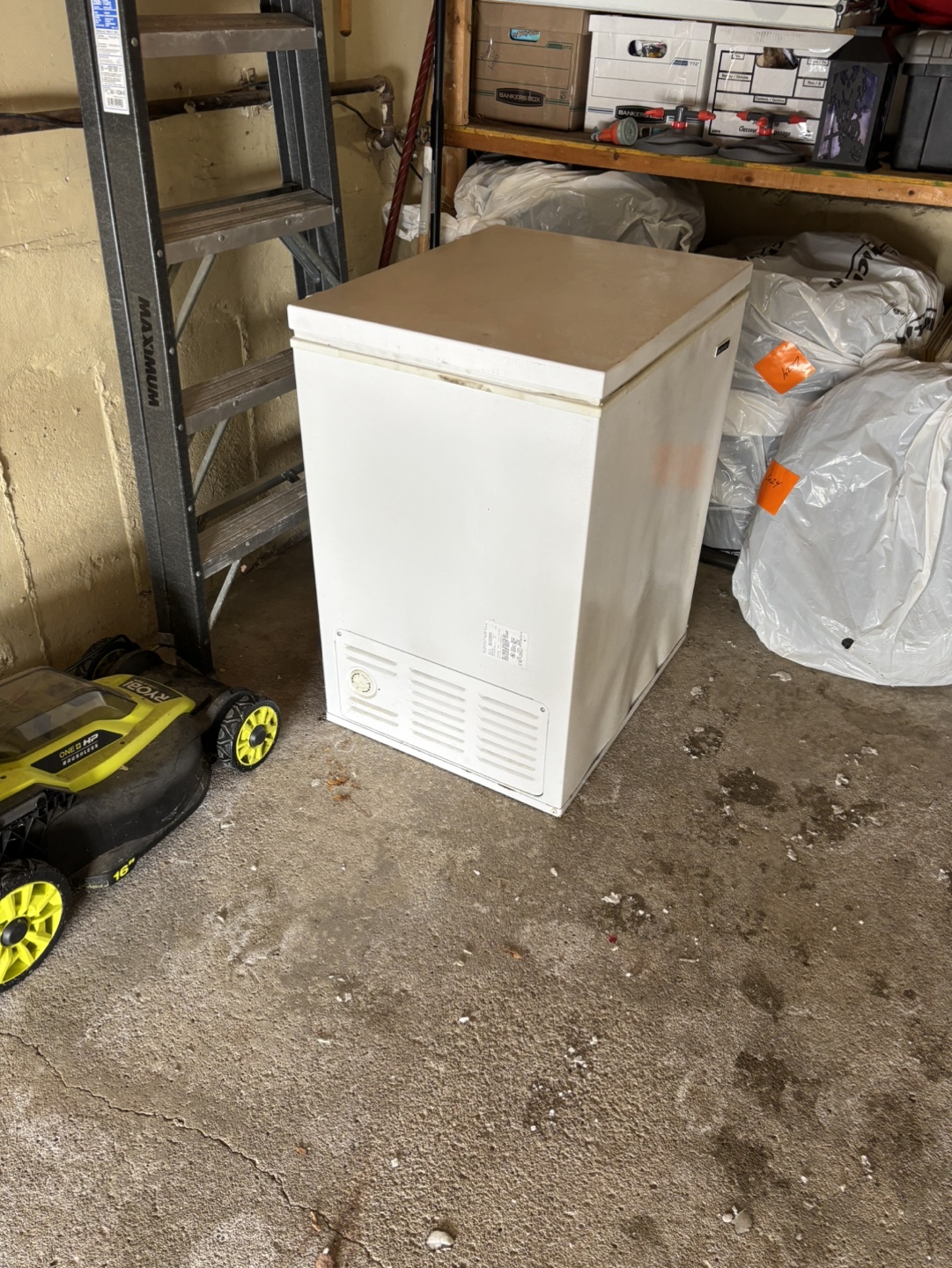 Chest freezer