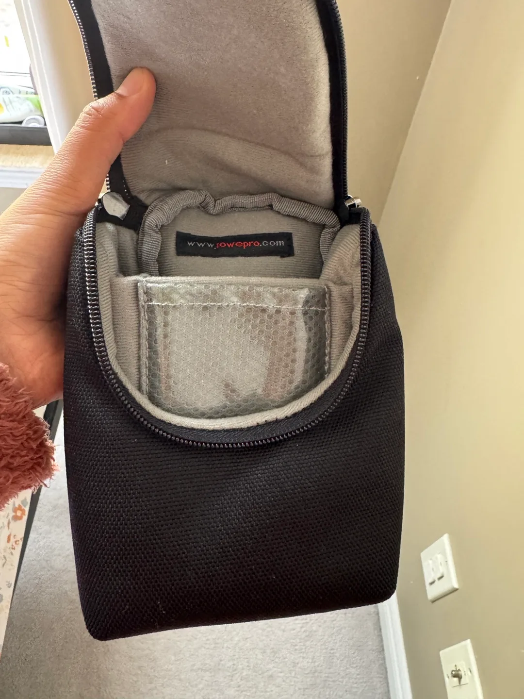 Lowepro D-Res 200 AW Camera Case image indicator(2)