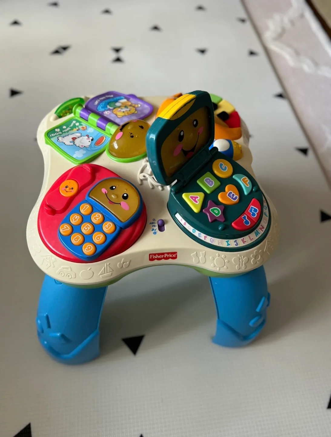 Fisher-Price Laugh & Learn Activity Table image indicator(2)