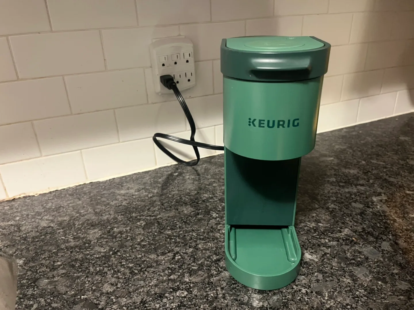 Keurig Coffee Maker - Green thumbnail