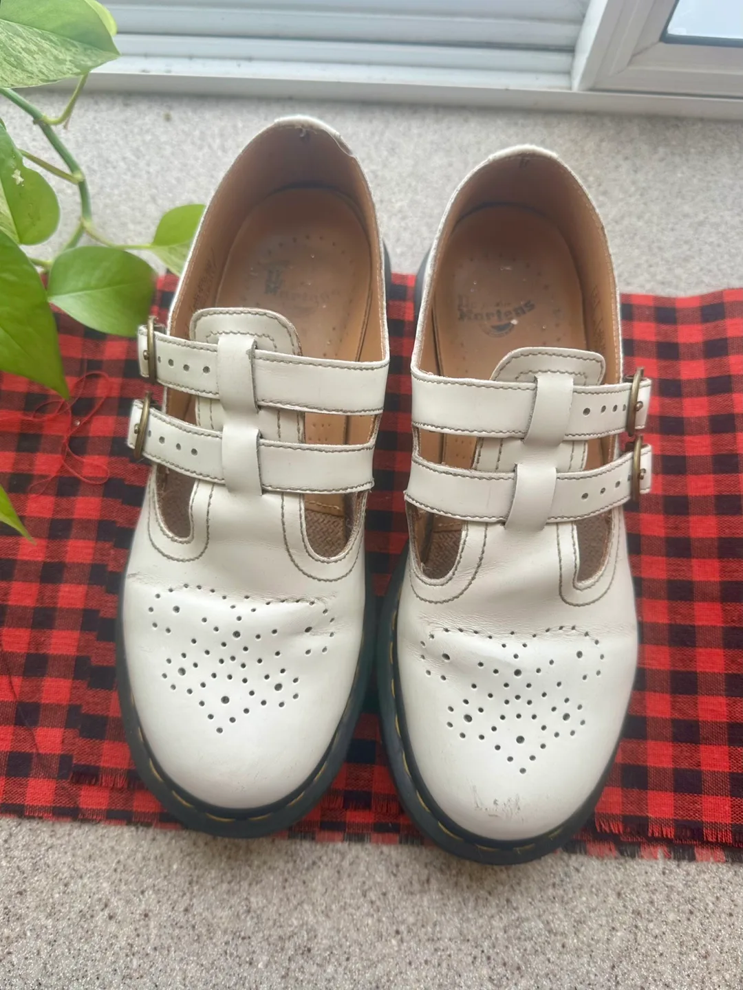 Dr. Martens Mary Jane Shoes - White Leather image indicator(2)