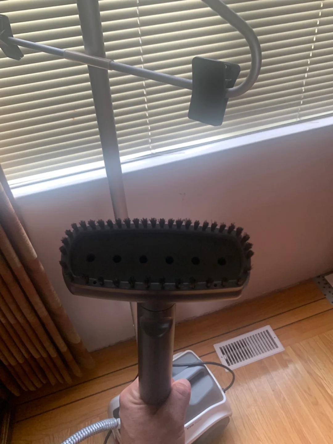 Reliable Vivio 500GC Garment Steamer image indicator(4)