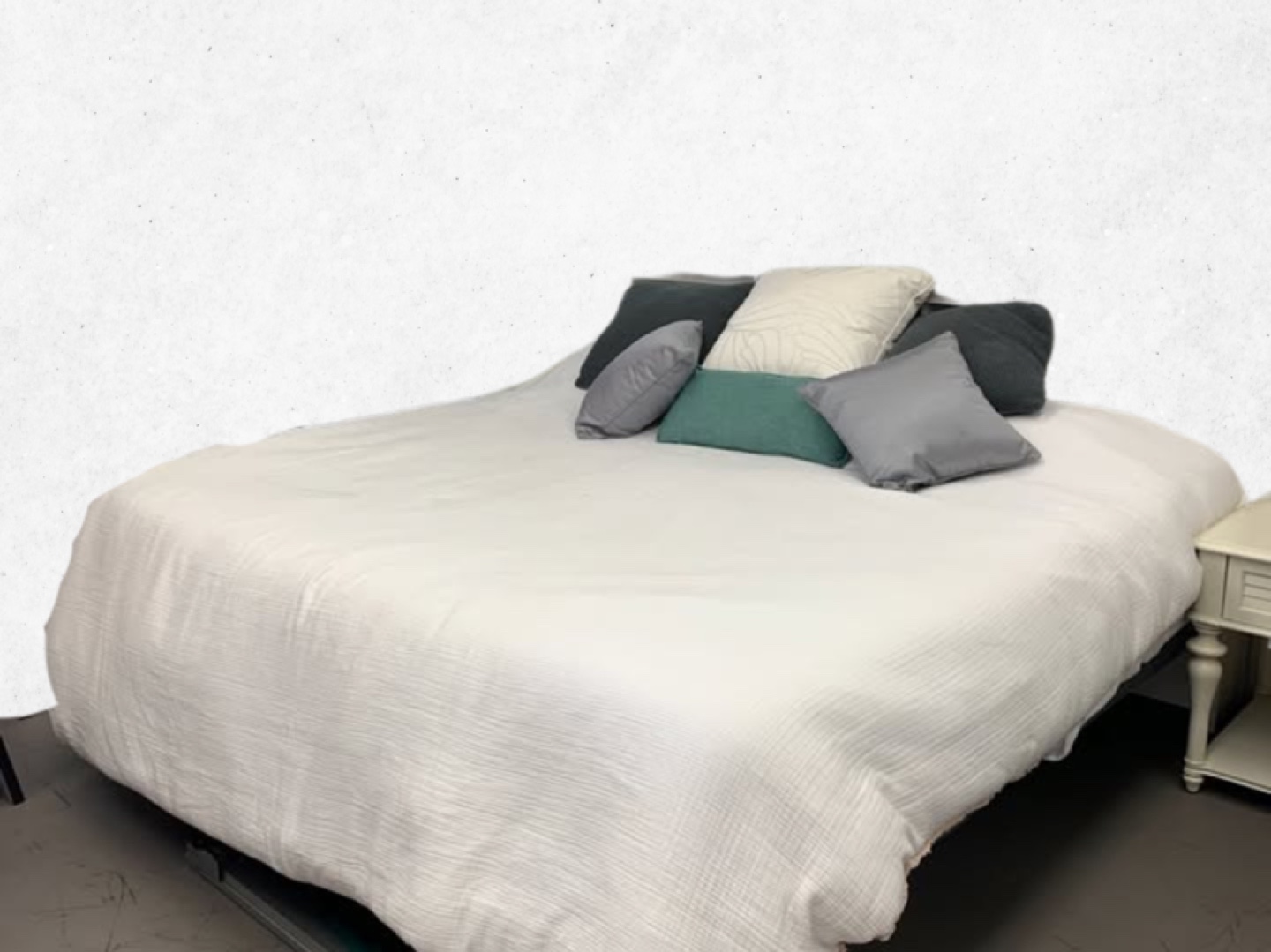 Adjustable king bed frame with purple mattress - photo 4