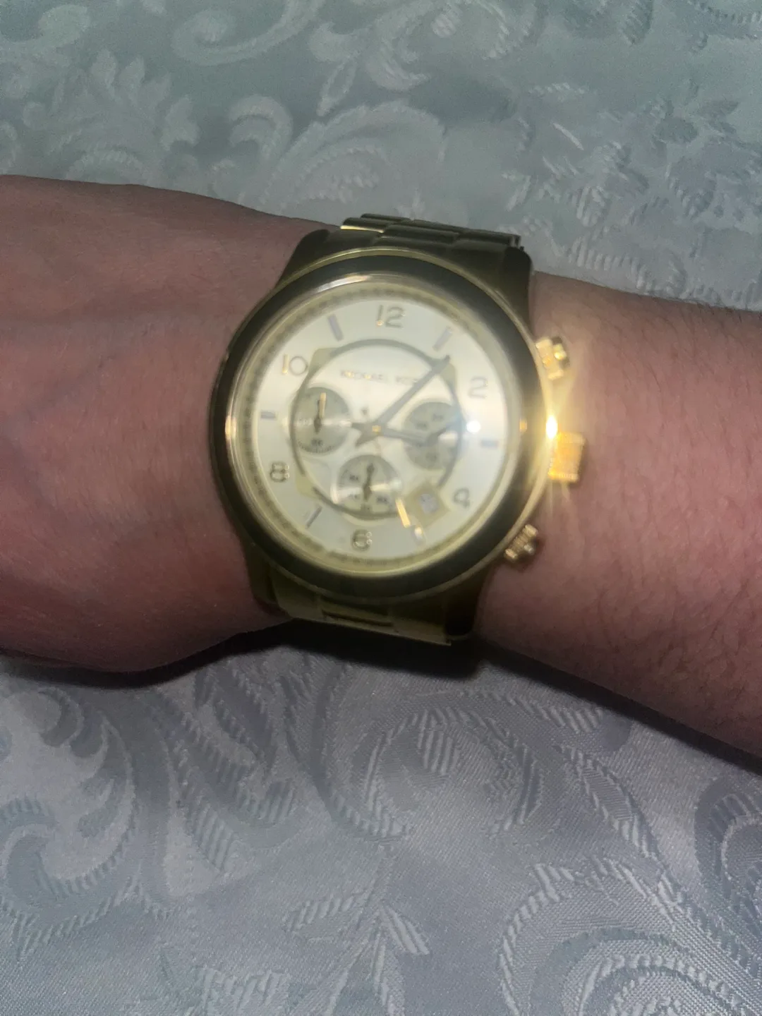 Michael Kors Gold Chronograph Watch image indicator(2)