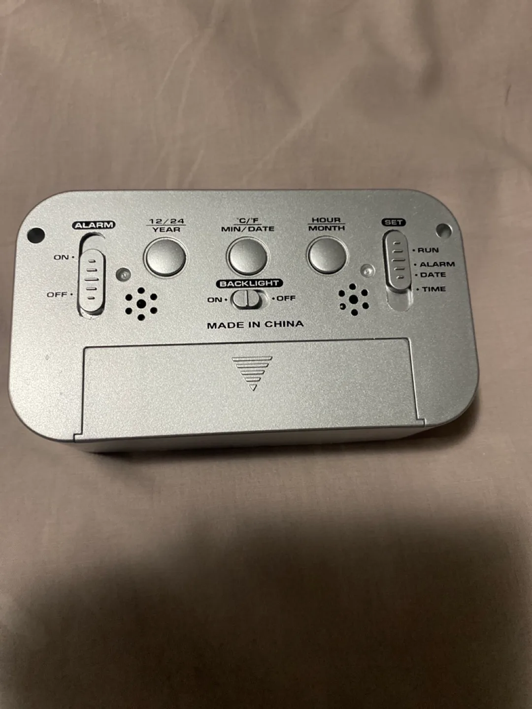 Digital Alarm Clock with Backlight image indicator(2)