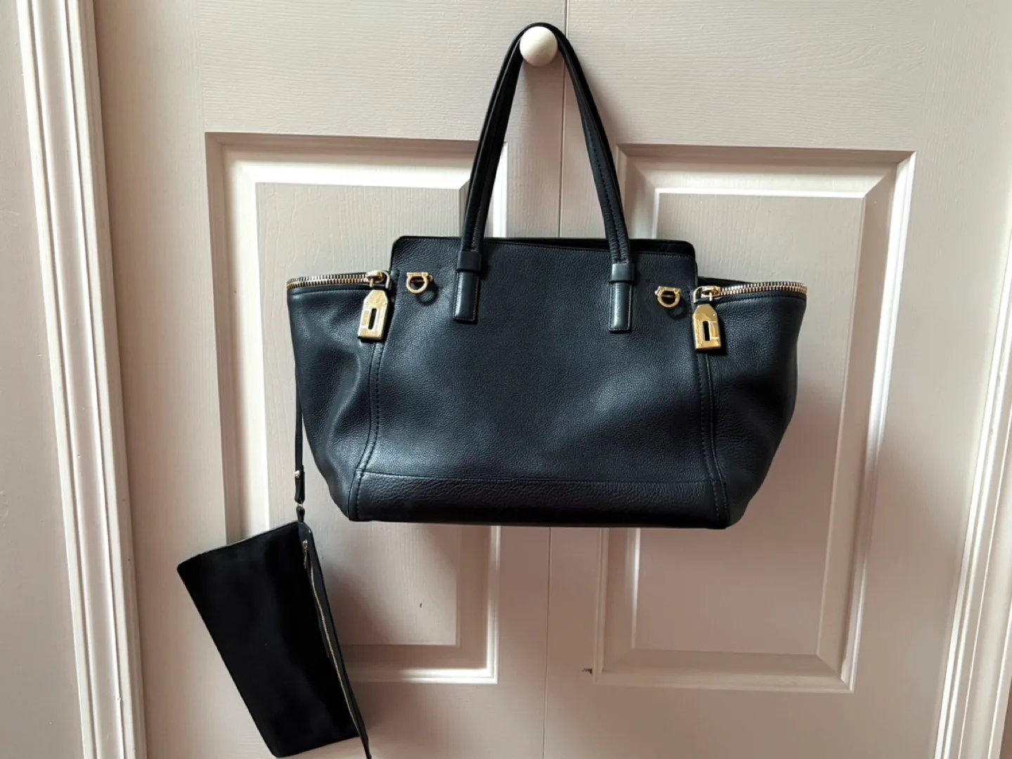 Salvatore Ferragamo Black Leather Tote Bag with Pouch image indicator(2)