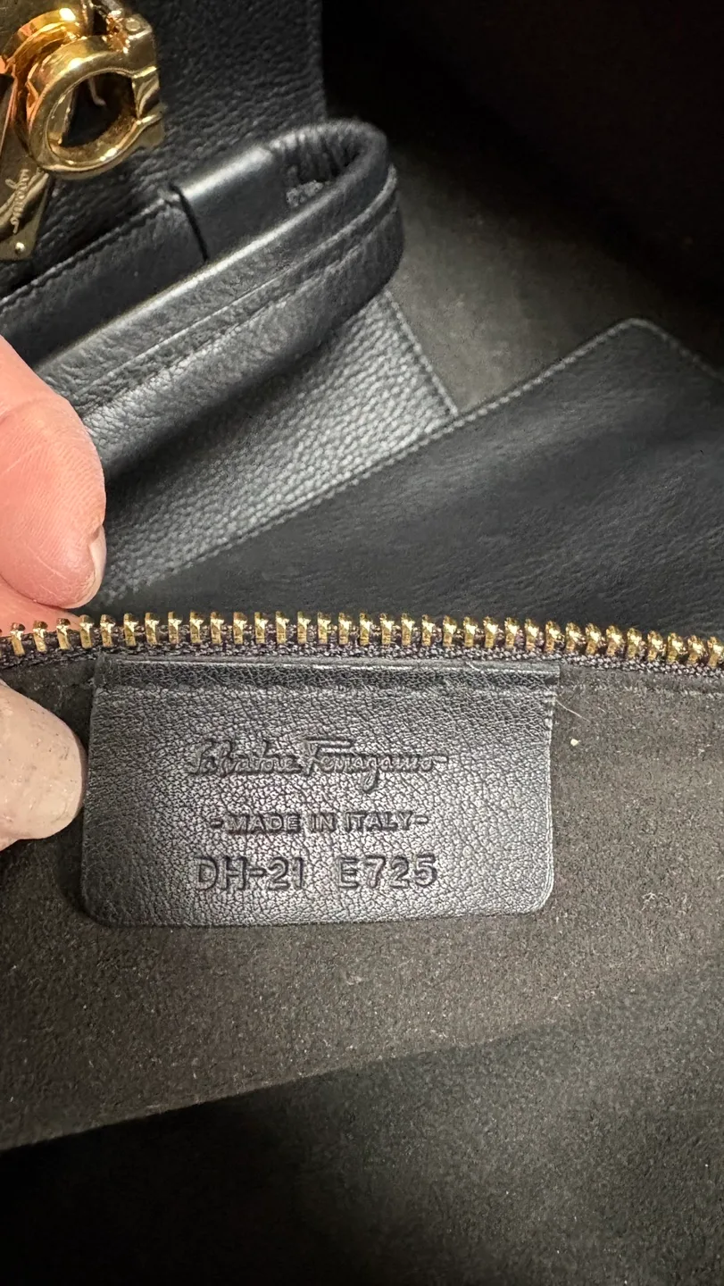 Salvatore Ferragamo Black Leather Tote Bag with Pouch image indicator(10)