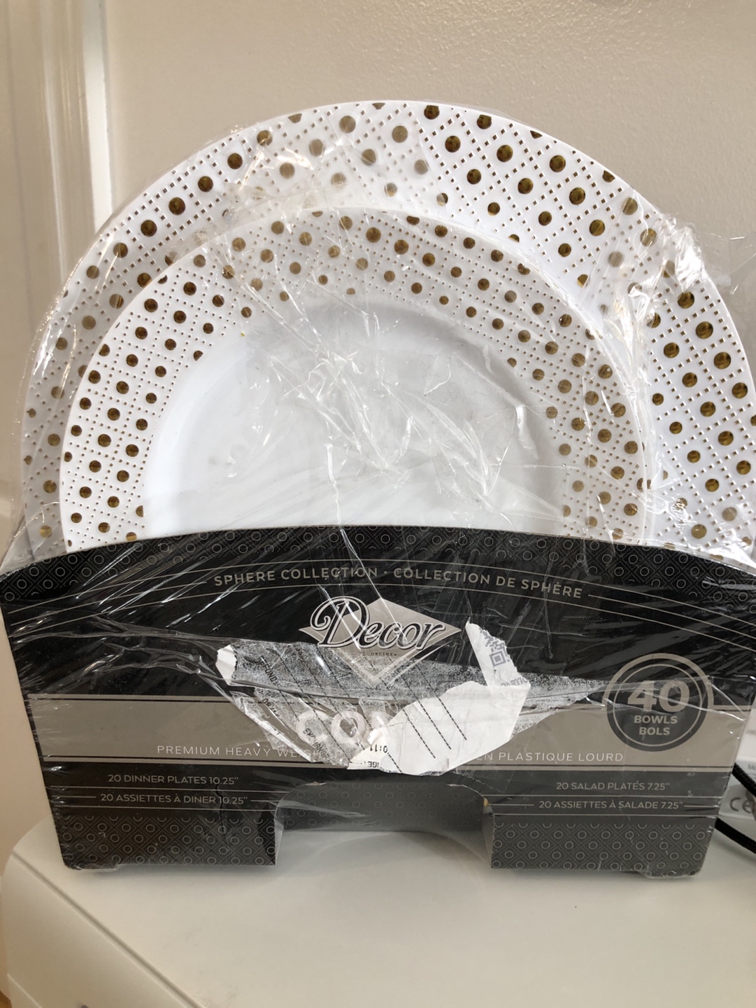 Decor 40-Piece Sphere Collection Disposable Dinnerware Set