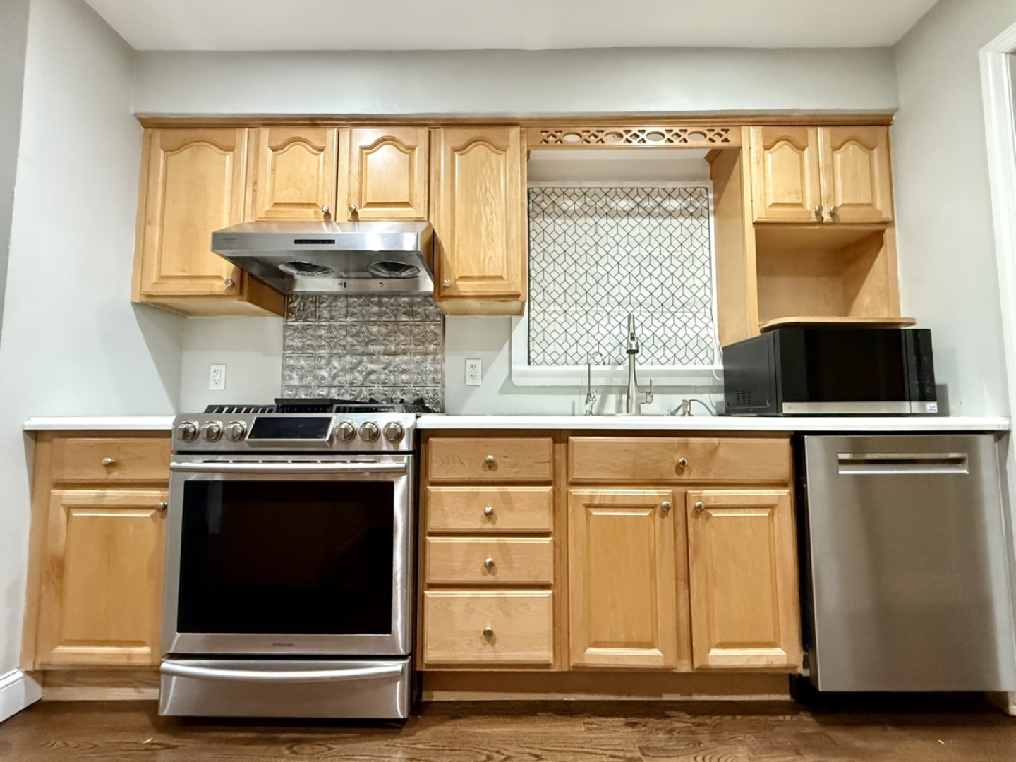 kitchen cabinets - photo 2