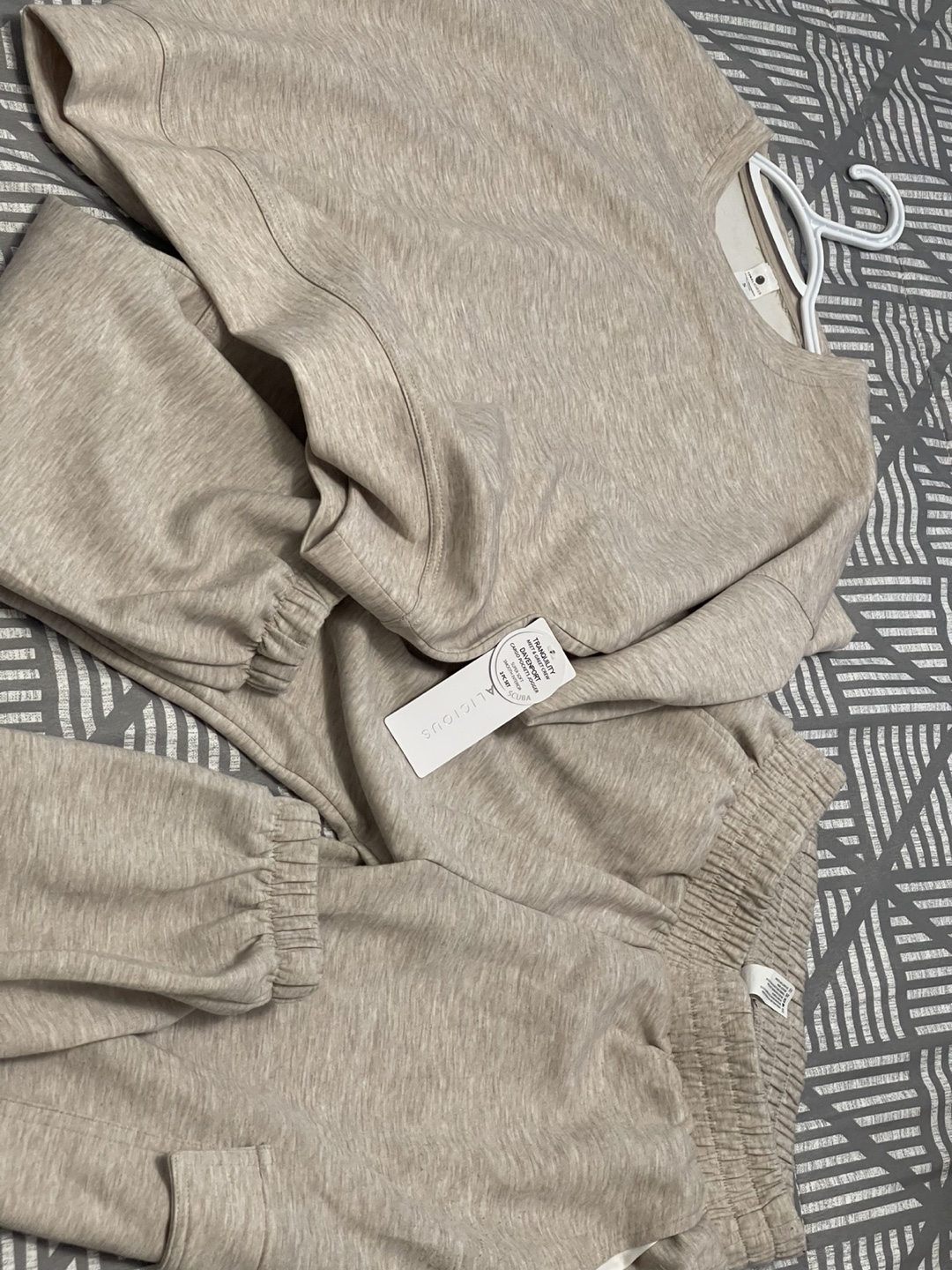 Yogalicious Scuba Davenport Jogger Set - Size Small