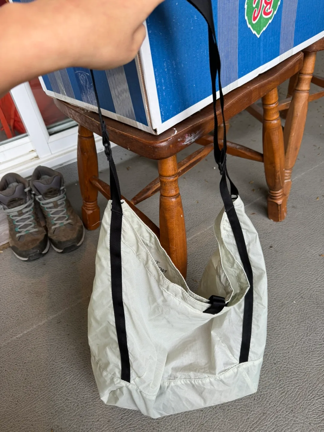 The North Face Flyweight tote image indicator(3)