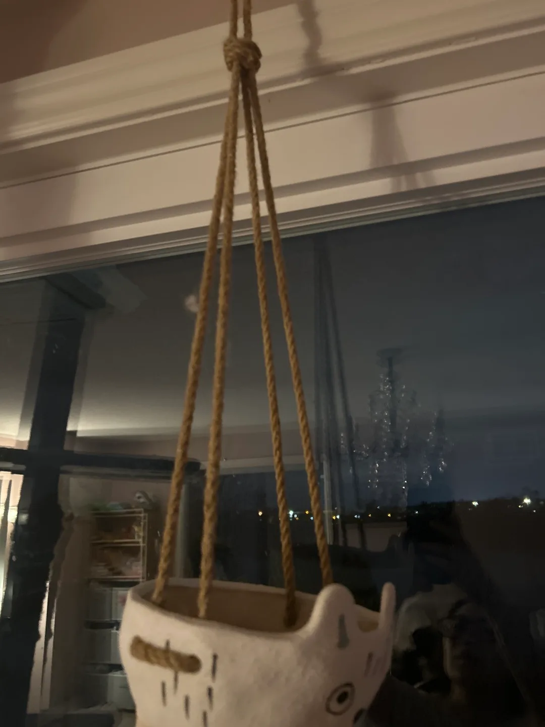 Adorable Cat-Shaped Hanging Planter image indicator(3)