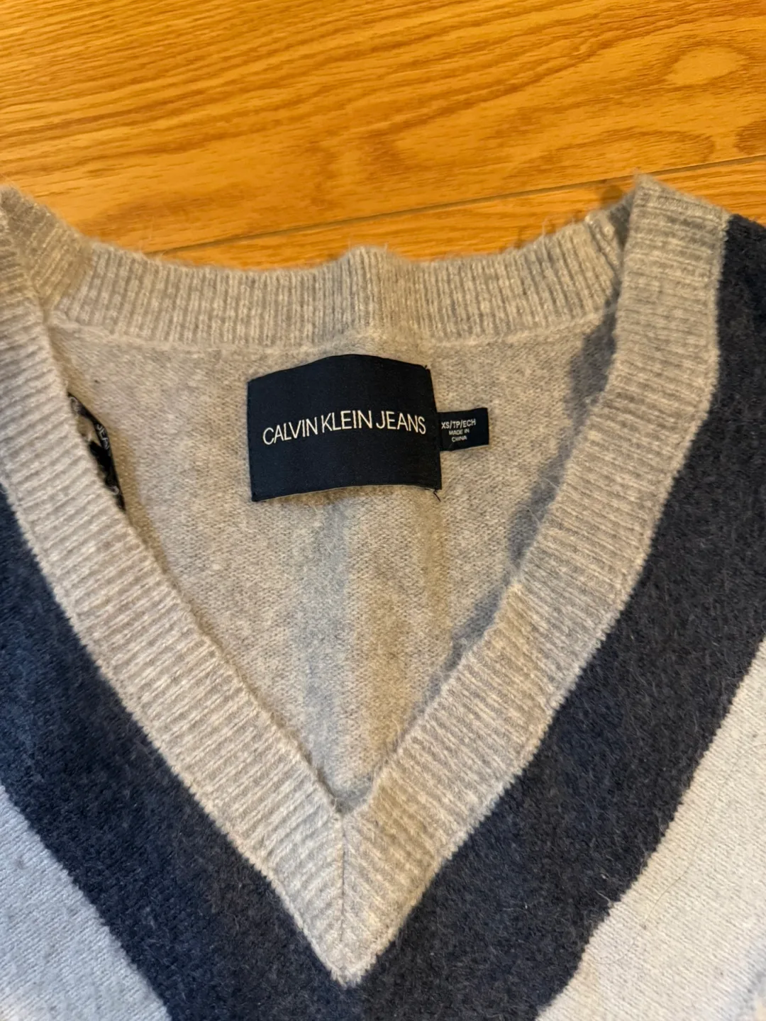 Women Calvin Klein Jeans V-Neck Sweater thumbnail