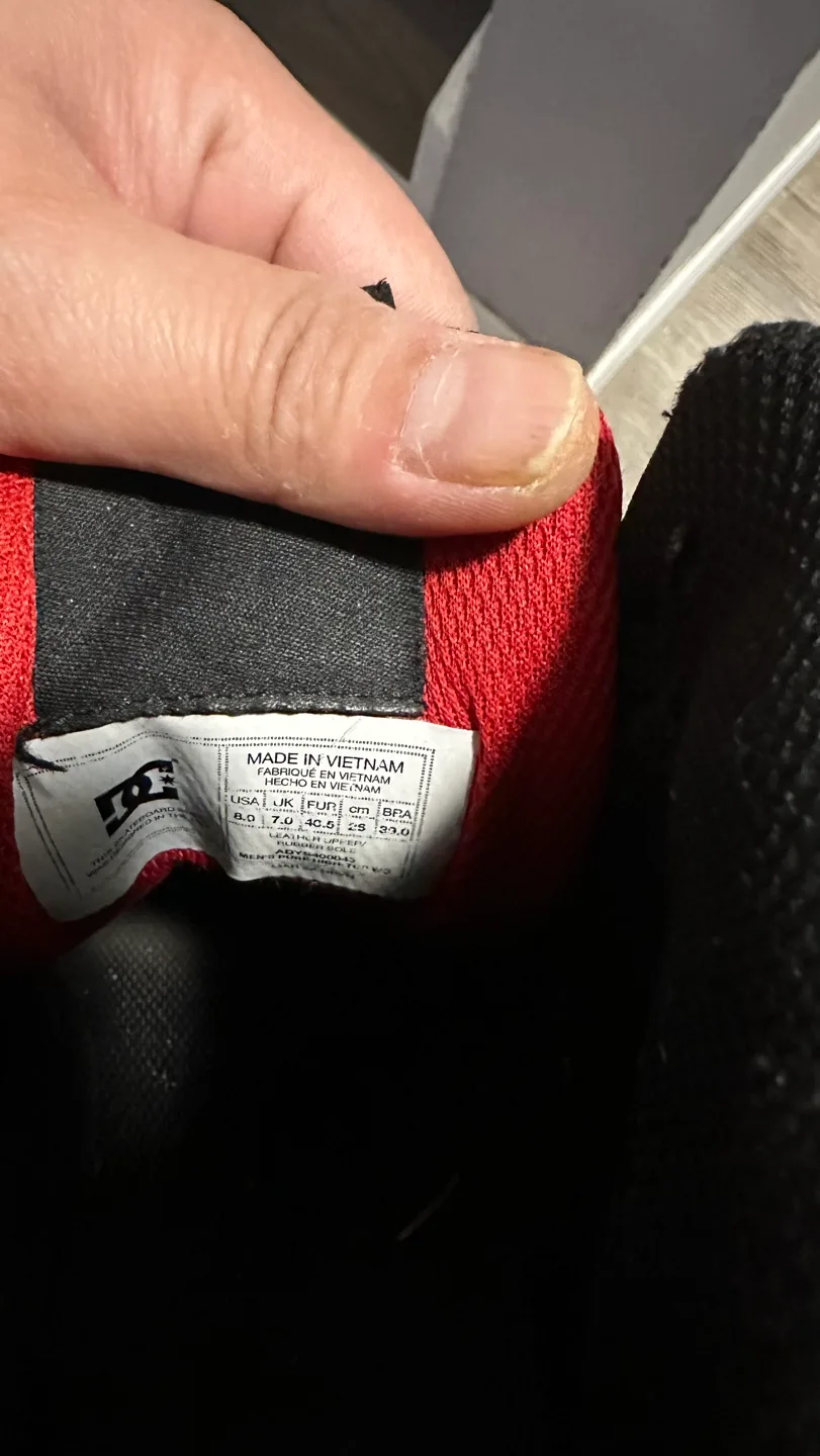 DC Shoes Men's Red & Black High-Top Skate Shoes - Size 8.5 image indicator(3)