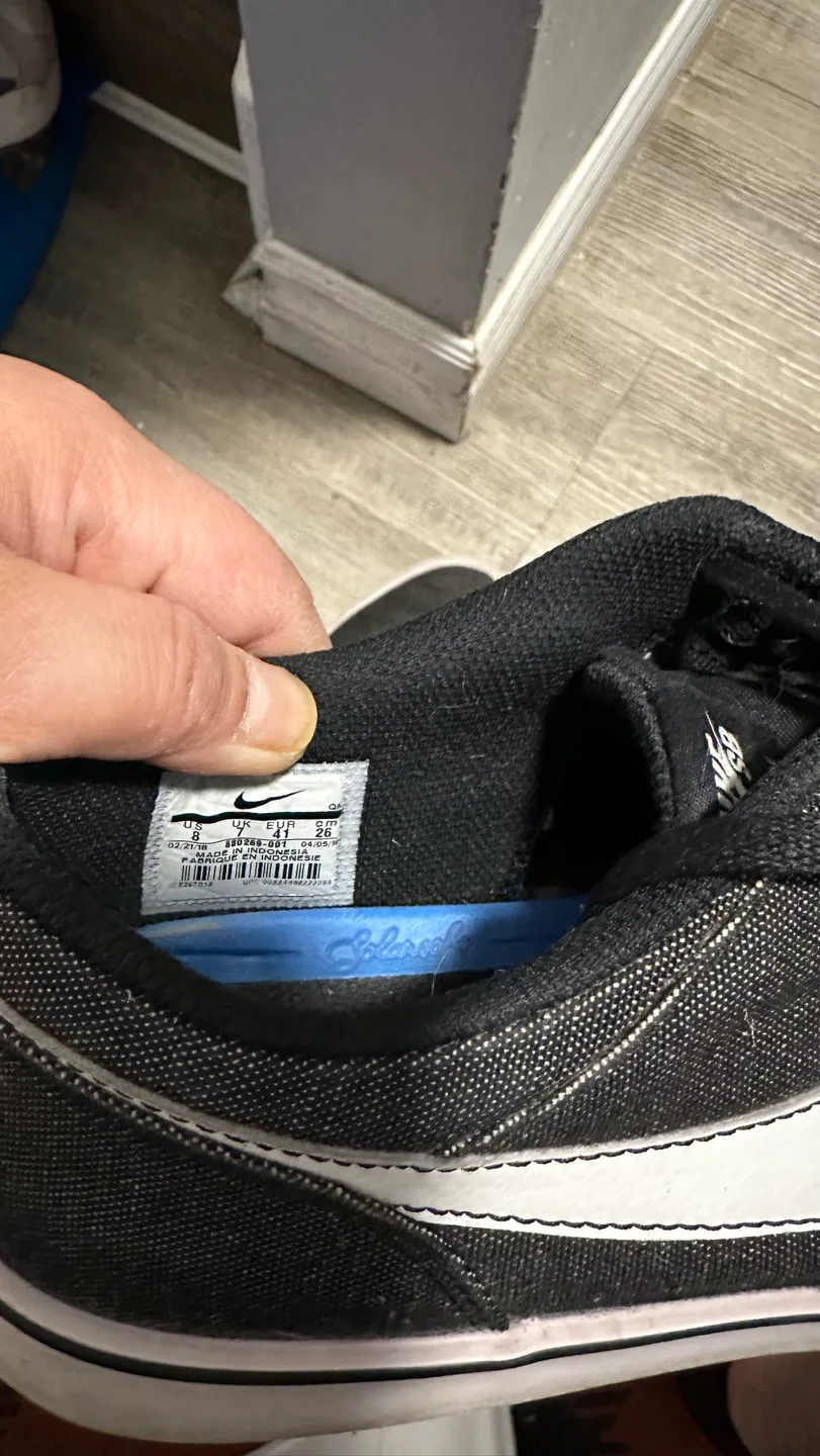 Nike SB Skate Shoes Size 8 image indicator(3)