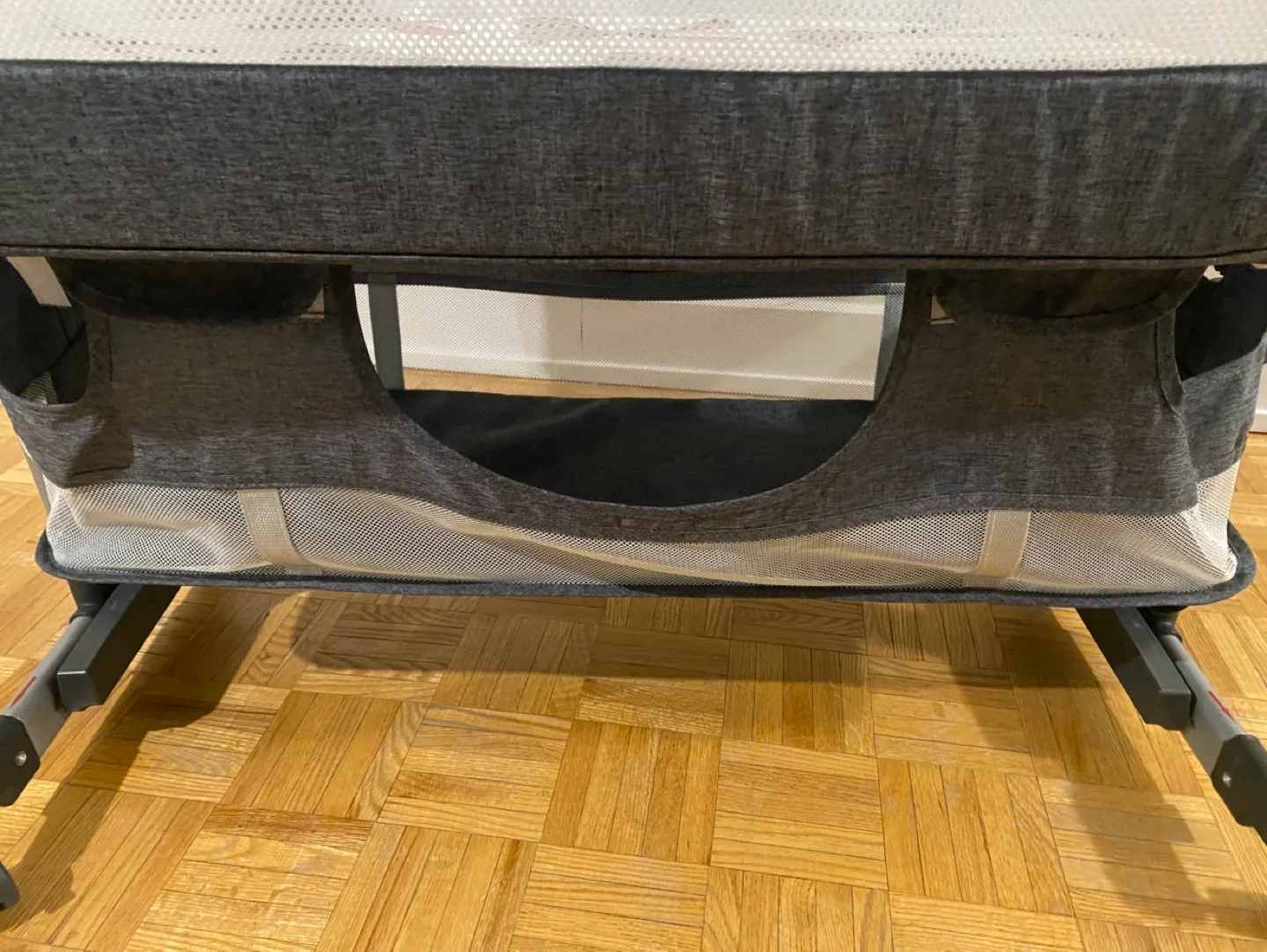 Baby bassinet / crib image indicator(3)