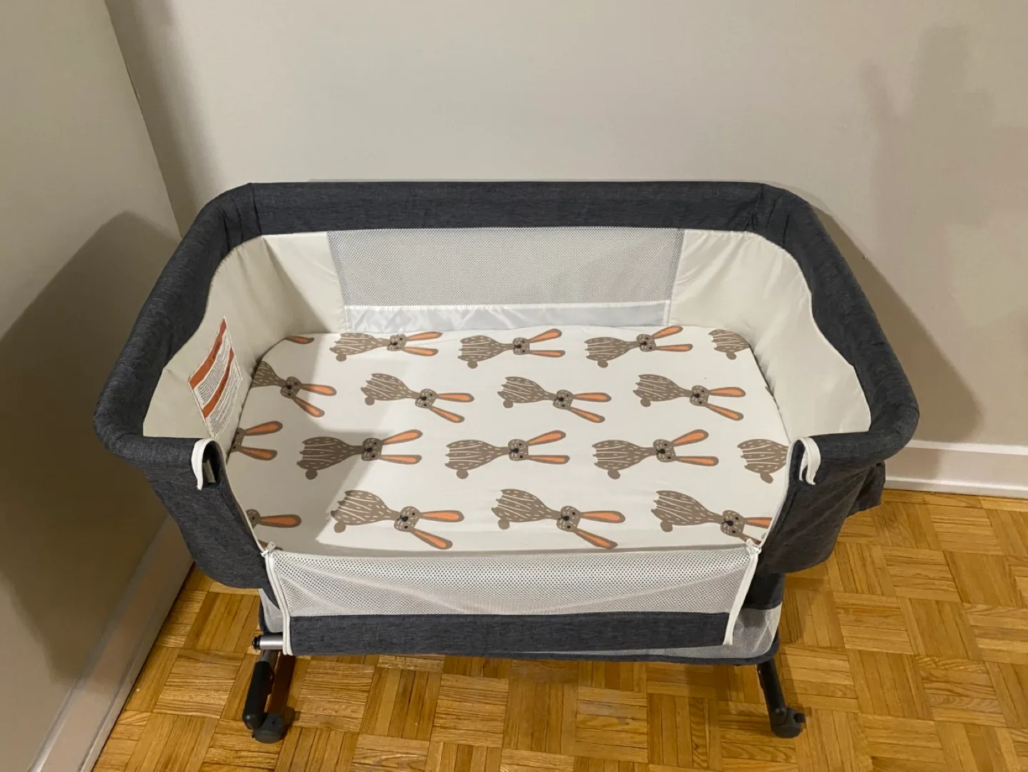 Baby bassinet / crib image indicator(2)