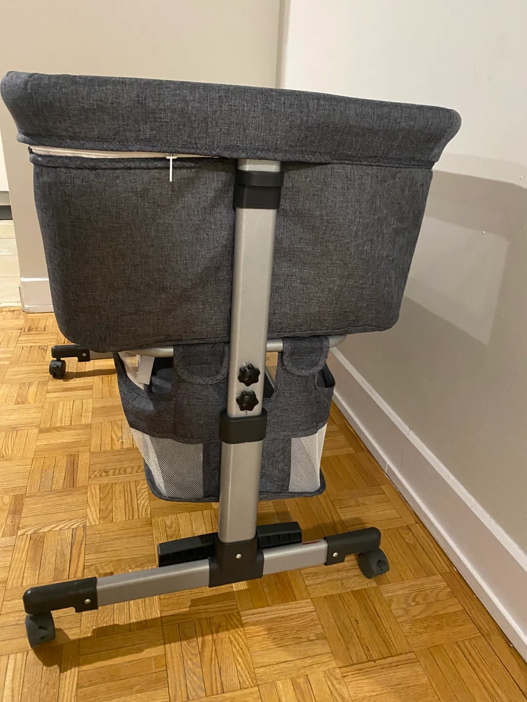 Baby bassinet / crib image indicator(5)