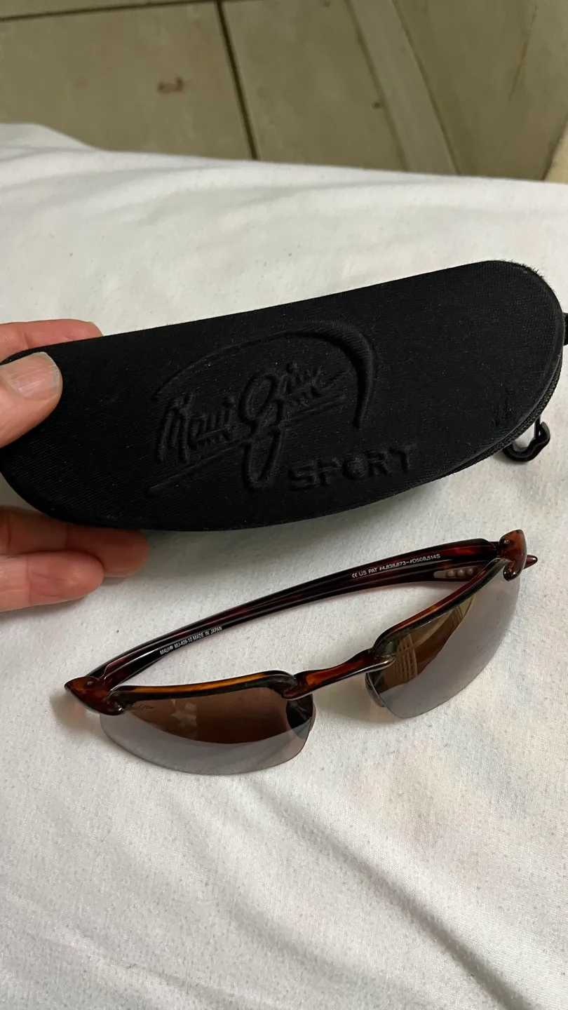 Maui Jim Sport Sunglasses with Case image indicator(2)