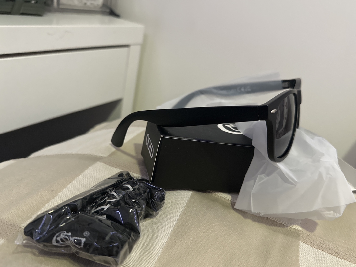 New Gio Sunglasses in Box - photo 2