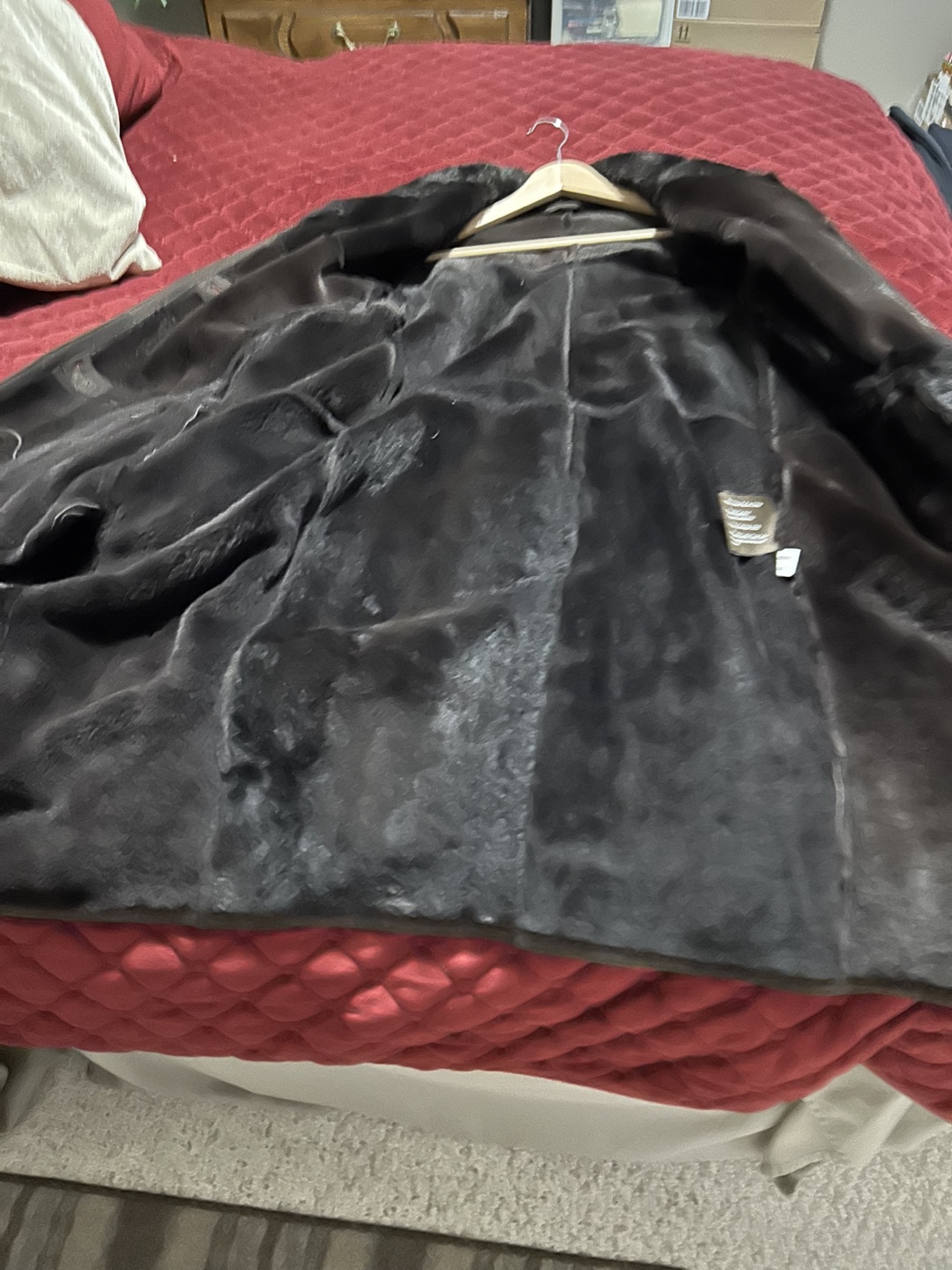 Gorgeous Dark Brown Danier Shearling Coat - photo 3