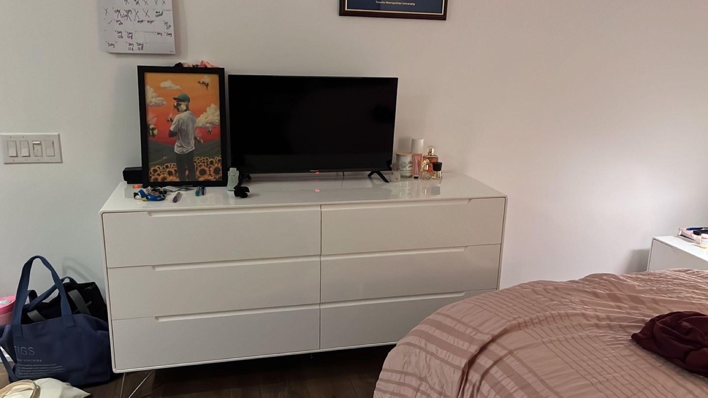 White Modern 6 Drawers and Side Drawer Set