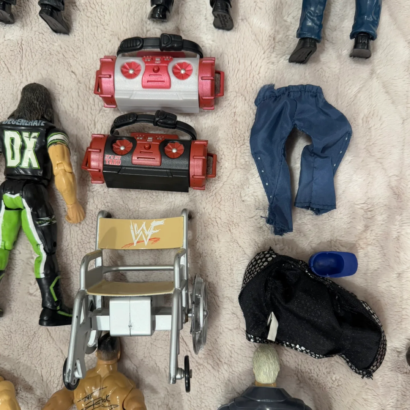 Vintage 90s/2000s WWF/WCW/WWE Wrestling Toys lot image indicator(5)