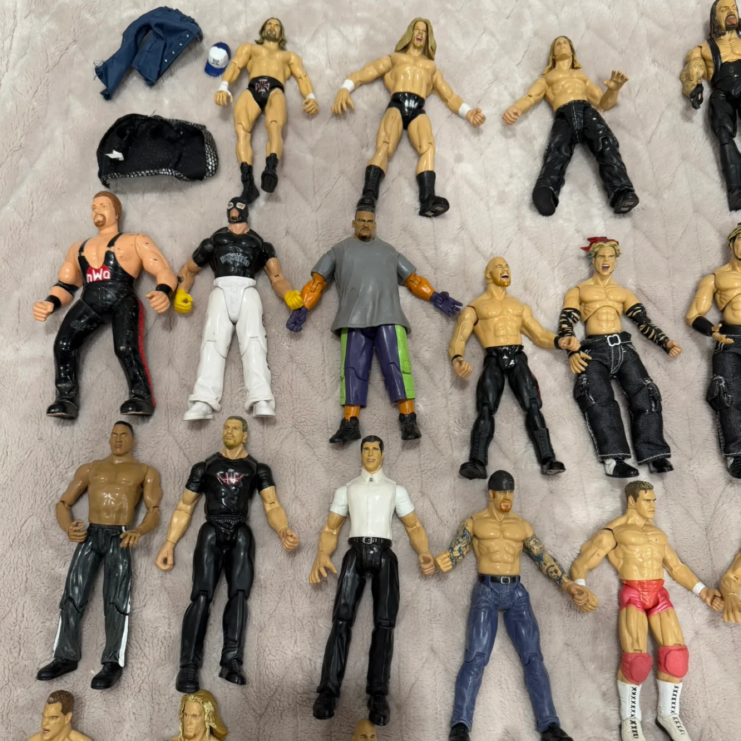 Vintage 90s/2000s WWF/WCW/WWE Wrestling Toys lot image indicator(8)
