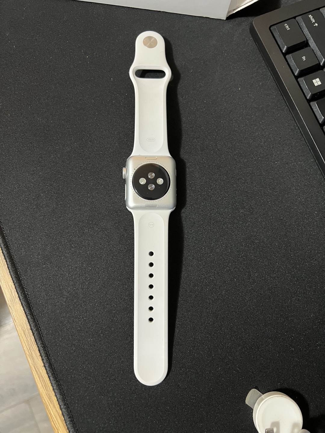 Apple Watch Series 3, White Sport Band, Excellent Condition - photo 3
