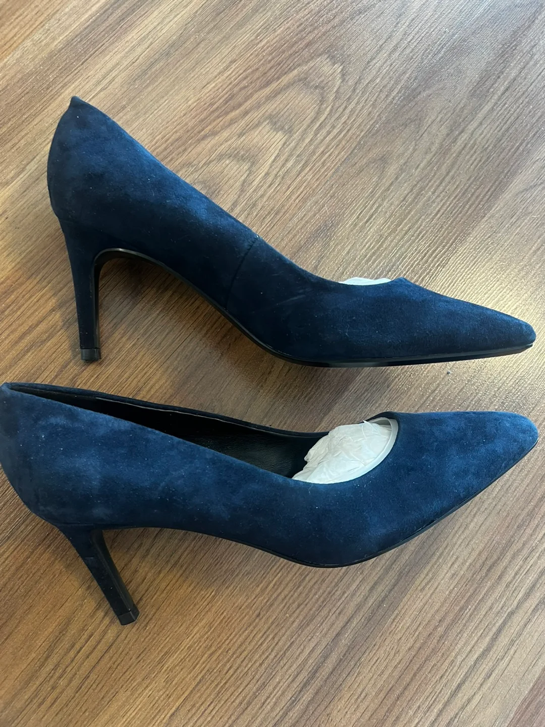 NEW!!! Calvin Klein Navy Suede Heels - Size 7 image indicator(3)