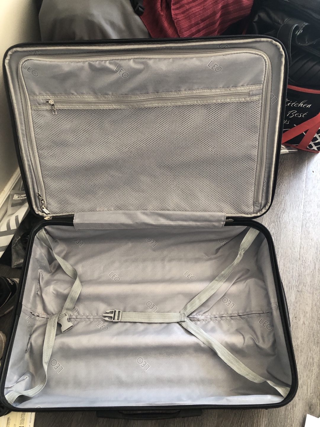 Rose Gold LEO Luggage Suitcase 27”x18” - photo 4