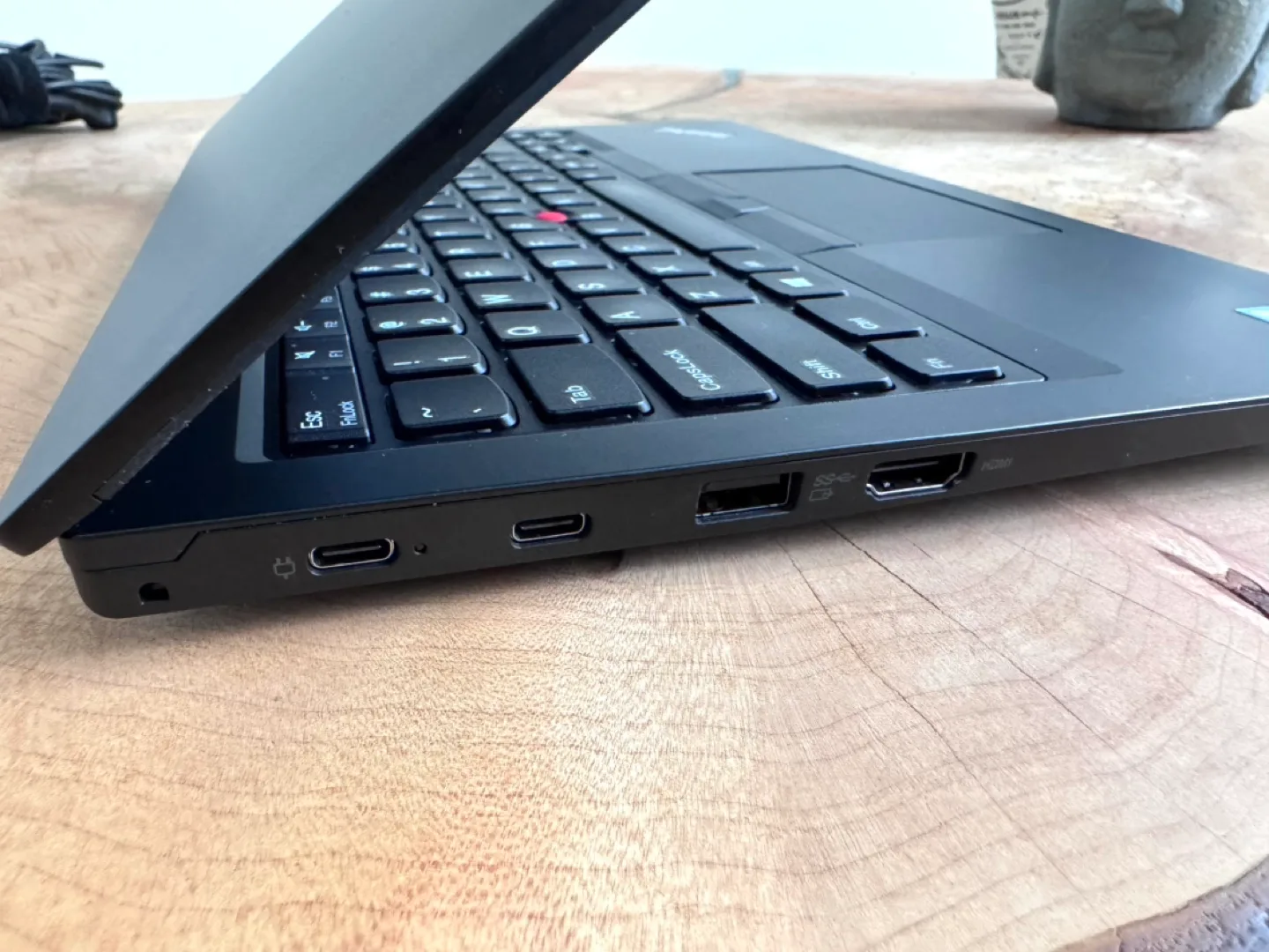 Lenovo Thinkpad Win 11 laptops from $150 image indicator(7)