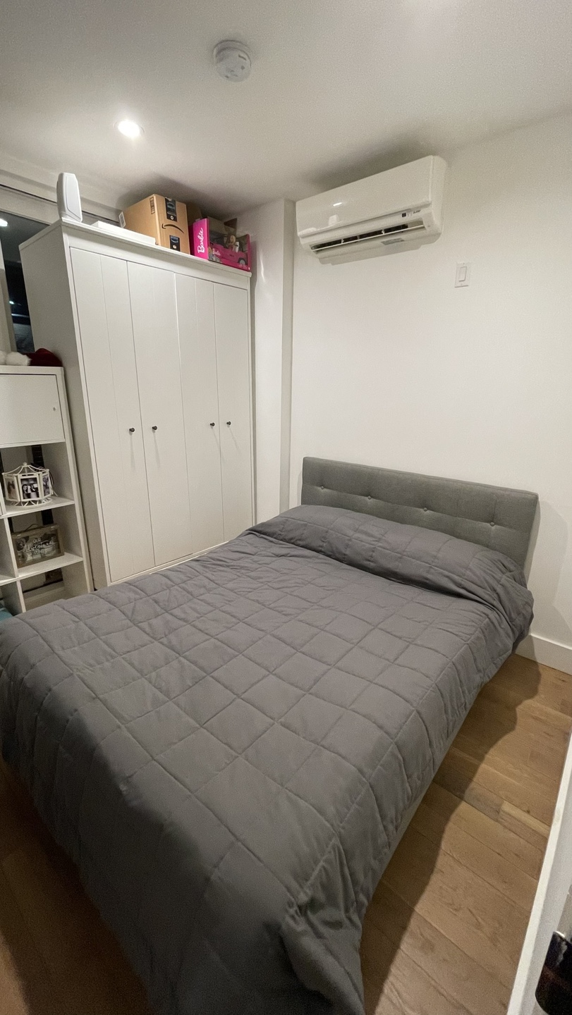 Gray Full Size Bed with Headboard + Mattress - photo 2