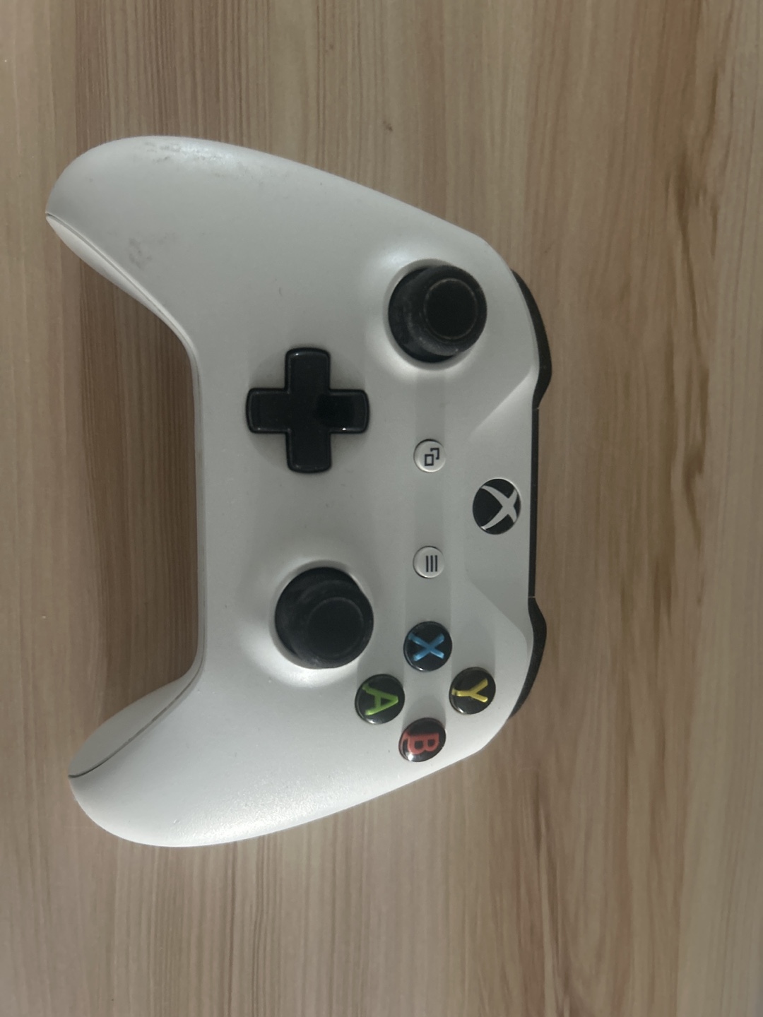 White Xbox One Wireless Controller
